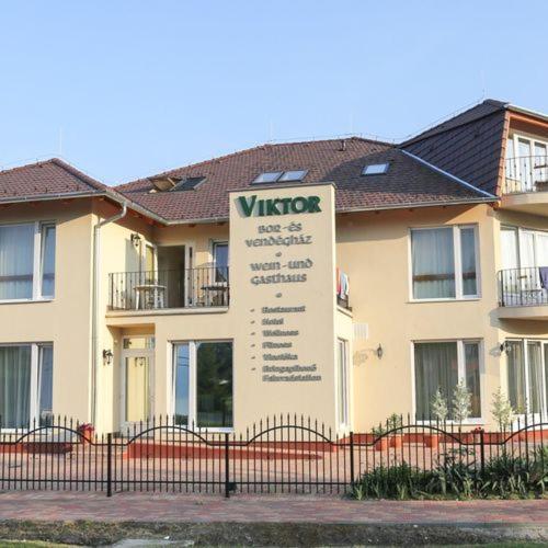 Viktor Bor- Es Vendeghaz**** Bed & Breakfast Balatonmariafurdo Exterior photo